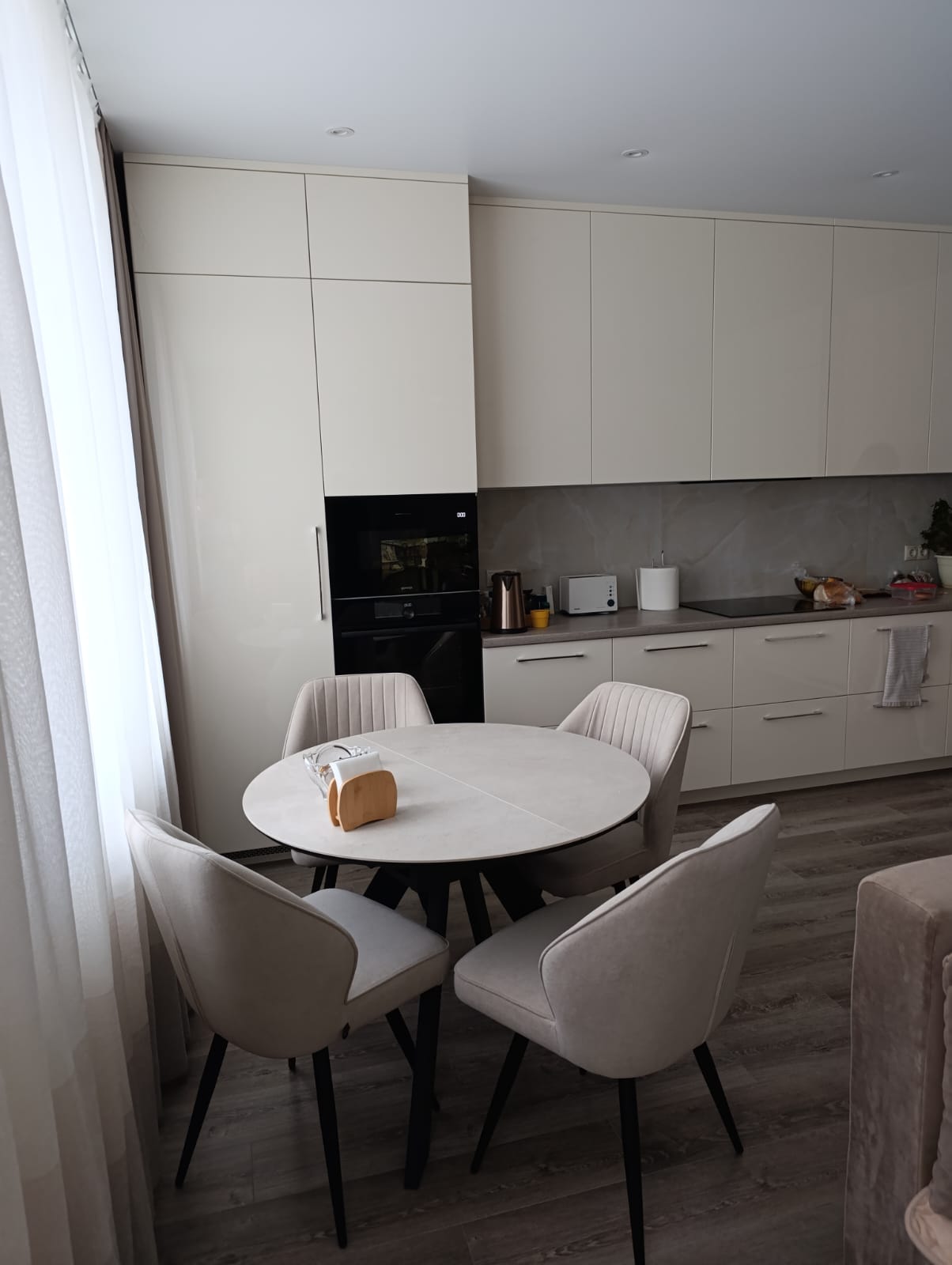 Стол ДИК и стулья Michael